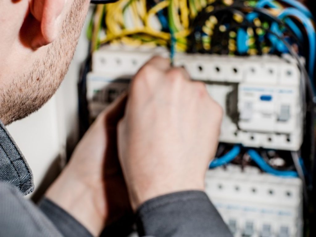 Electrician Specialist