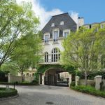 2288 Peachtree Rd NW 1